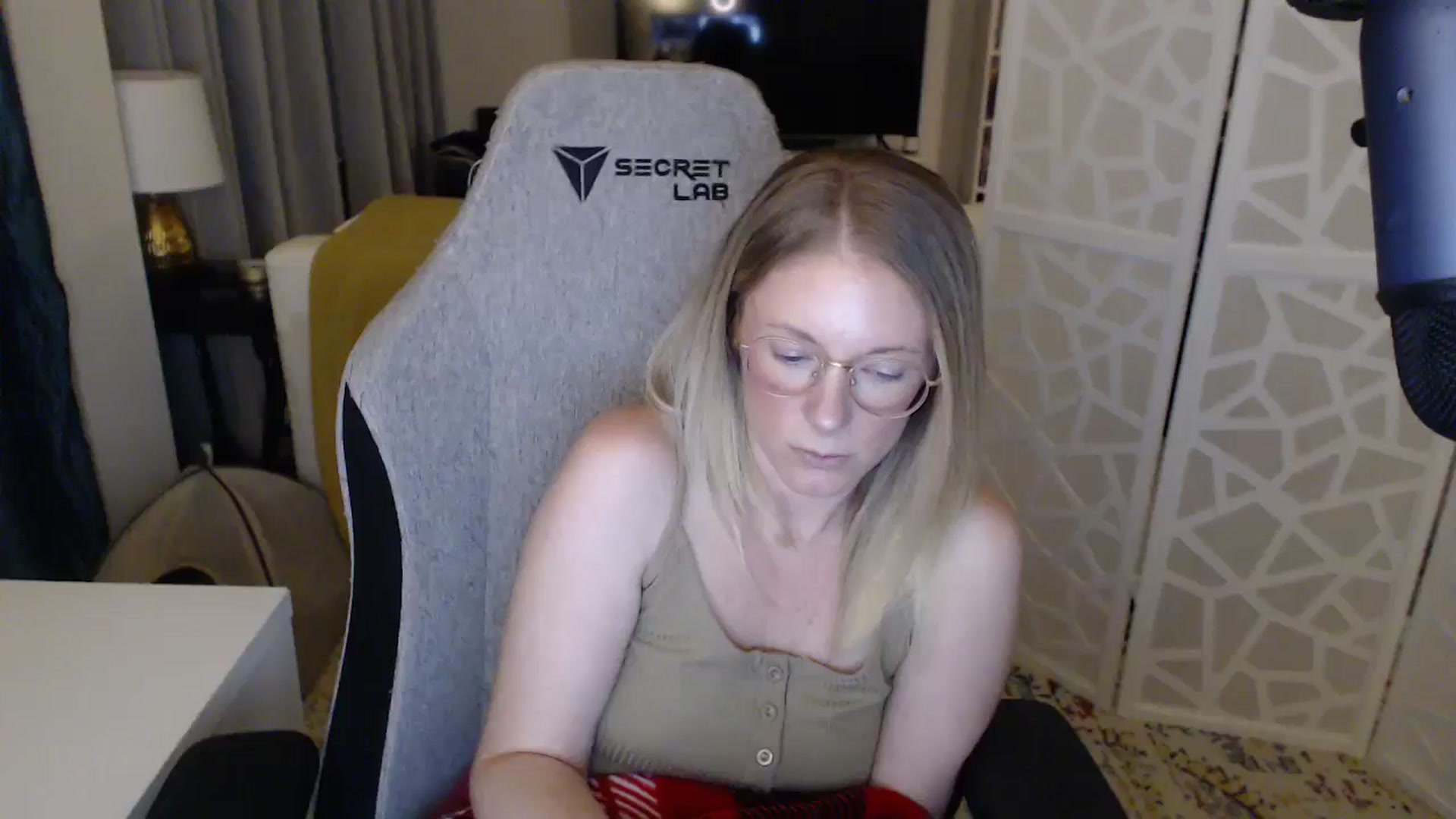 Gallery image thumbnail from Teecaketv's myfreecams stream on, 04/26/2024, 03:52 image 3 of 20