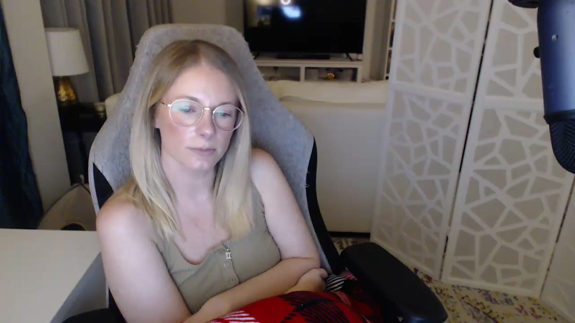 Gallery image thumbnail from Teecaketv's myfreecams stream on, 04/26/2024, 03:52 image 18 of 20