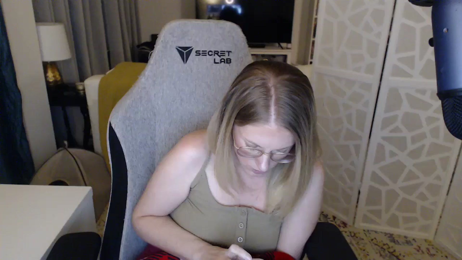 Gallery image thumbnail from Teecaketv's myfreecams stream on, 04/26/2024, 03:52 image 5 of 20