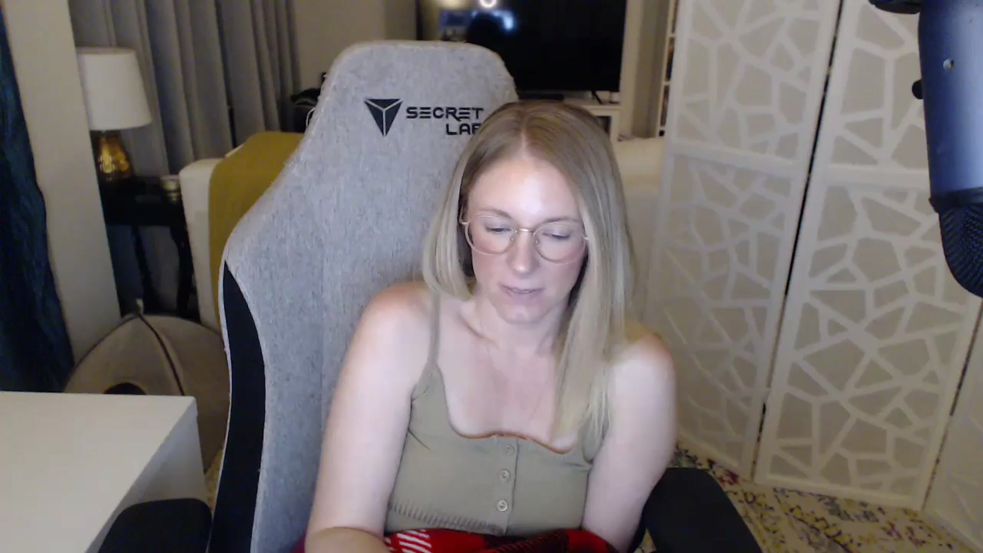 Gallery image thumbnail from Teecaketv's myfreecams stream on, 04/26/2024, 03:52 image 11 of 20