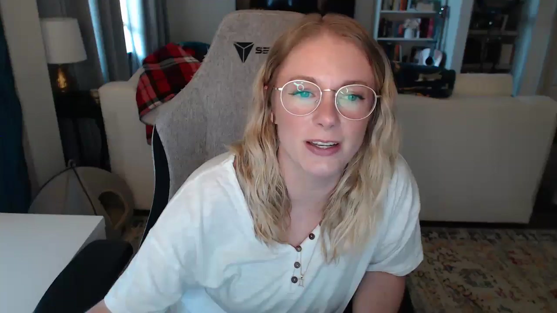 Gallery image thumbnail from Teecaketv's myfreecams stream on, 05/14/2024, 24:03 image 16 of 20