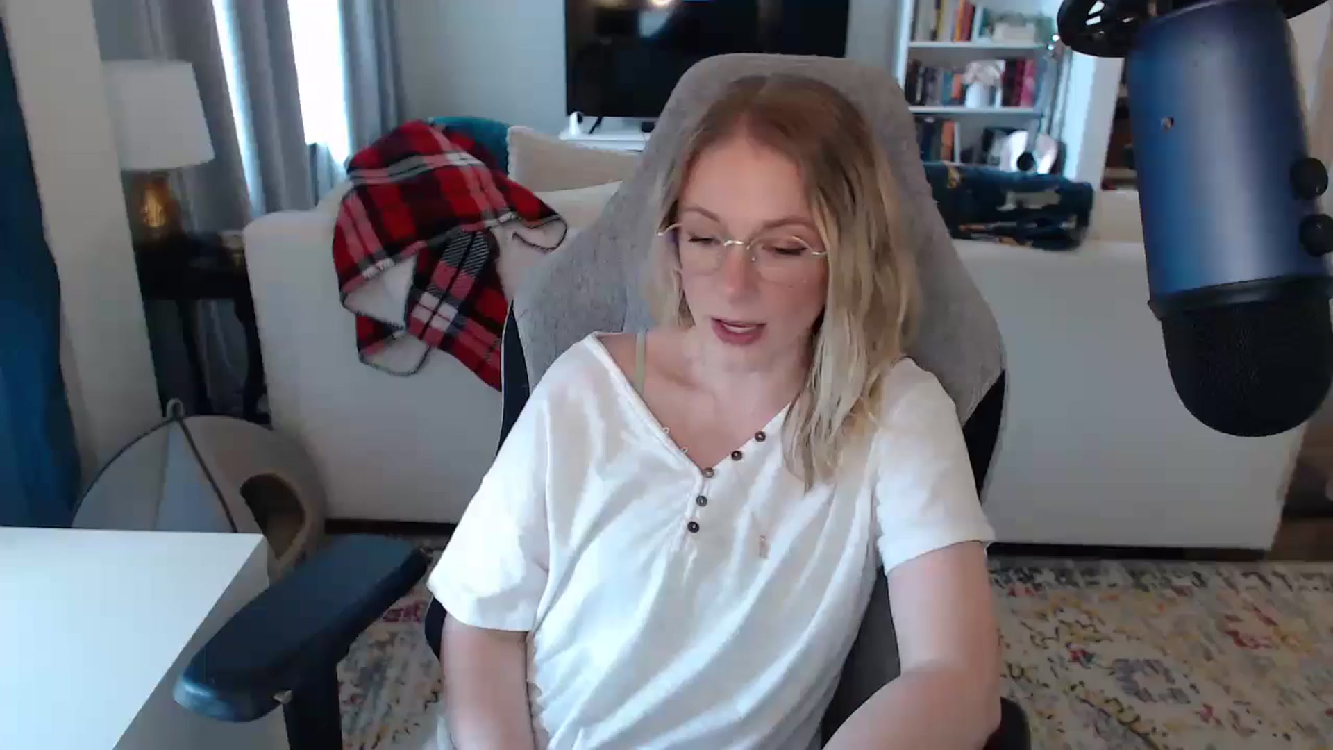 Gallery image thumbnail from Teecaketv's myfreecams stream on, 05/14/2024, 24:03 image 1 of 20
