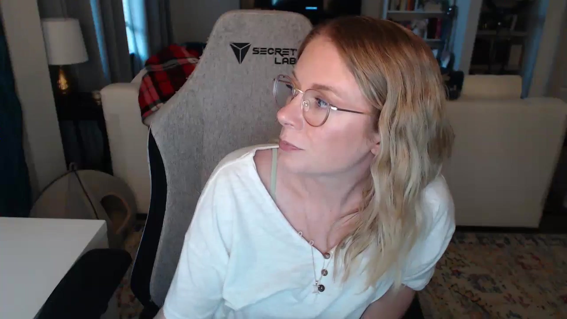 Gallery image thumbnail from Teecaketv's myfreecams stream on, 05/14/2024, 24:03 image 17 of 20