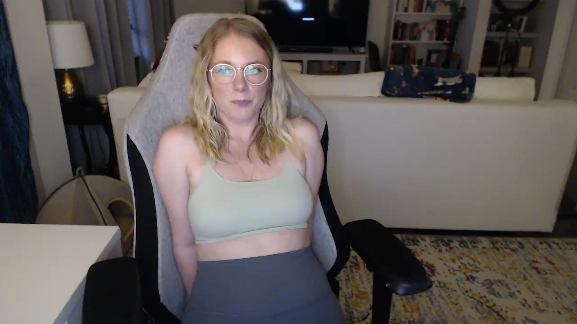 Gallery image thumbnail from Teecaketv's myfreecams stream on, 05/14/2024, 24:03 image 19 of 20