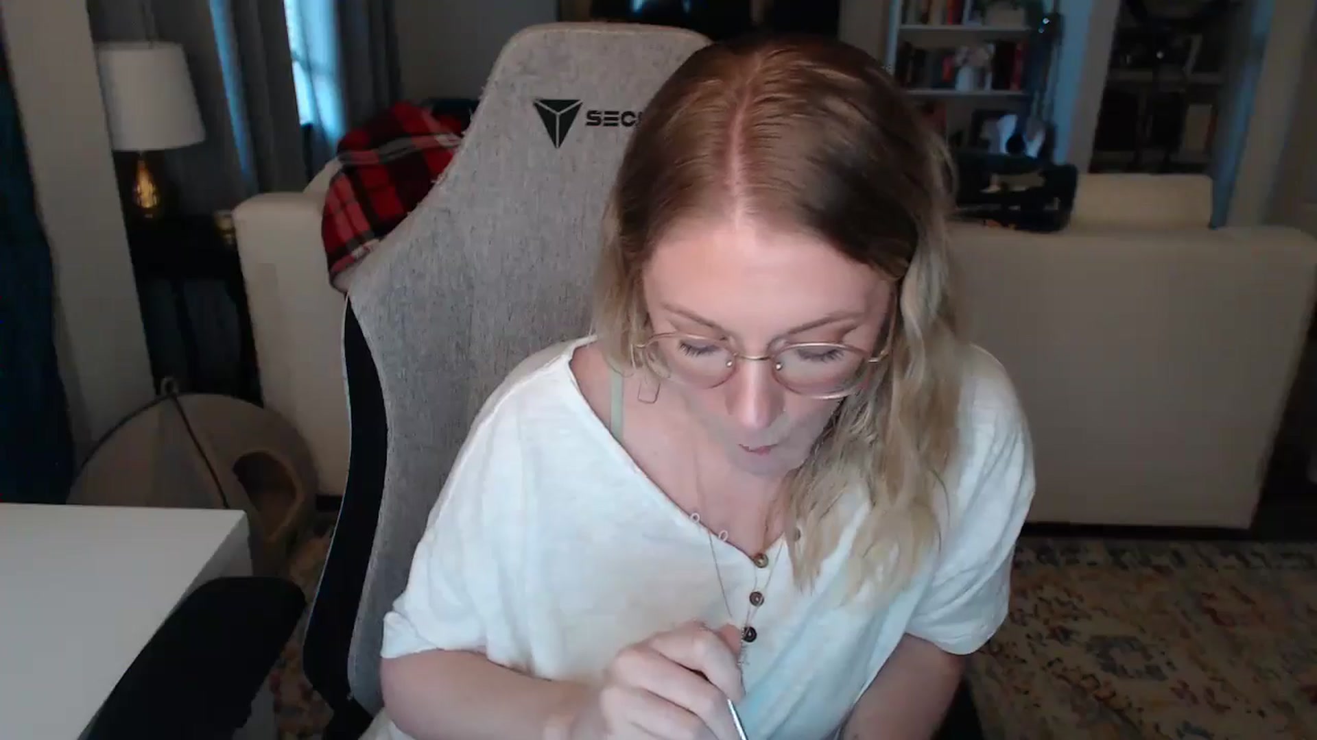 Gallery image thumbnail from Teecaketv's myfreecams stream on, 05/14/2024, 02:00 image 12 of 20