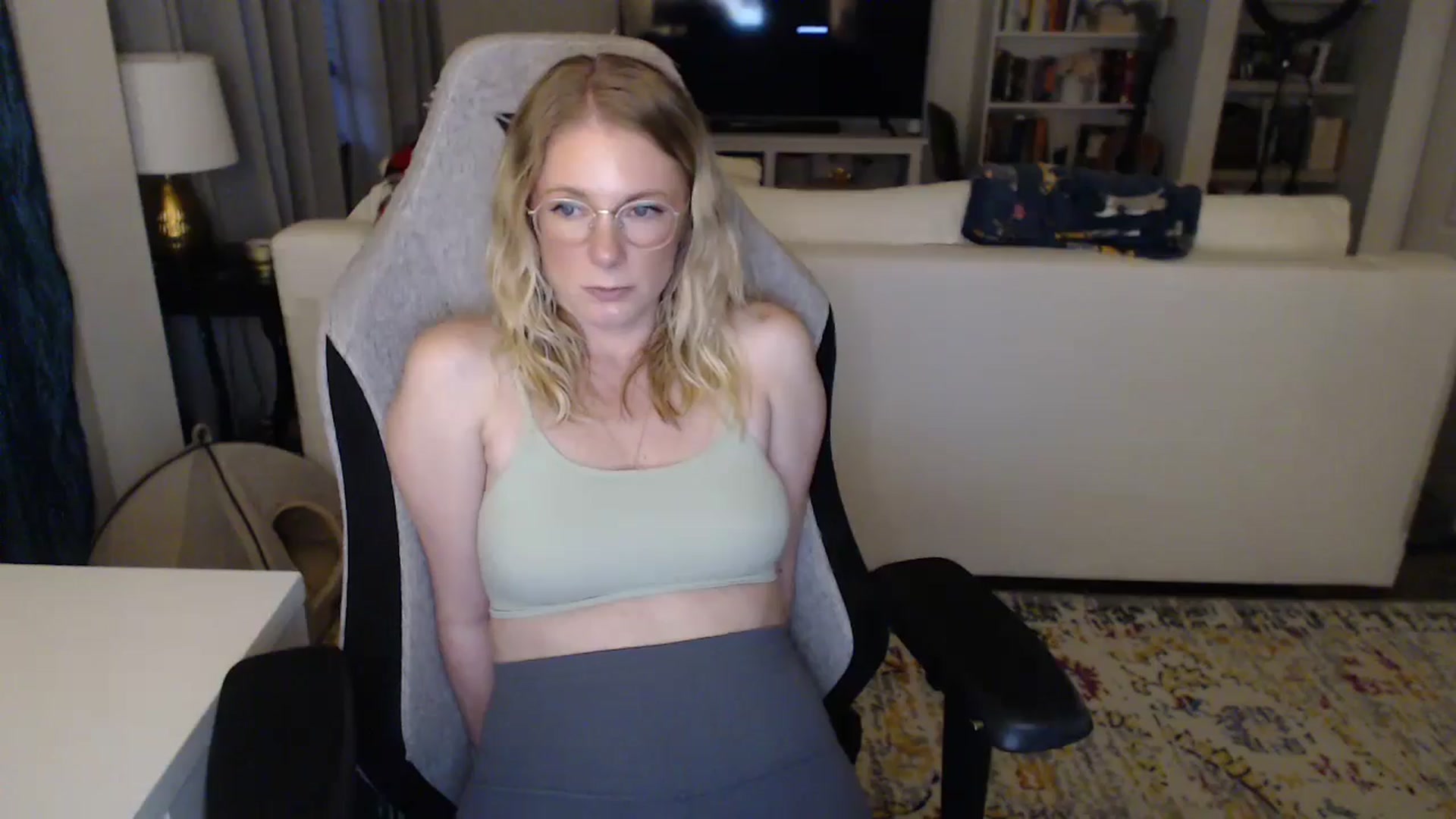Gallery image thumbnail from Teecaketv's myfreecams stream on, 05/14/2024, 02:00 image 17 of 20
