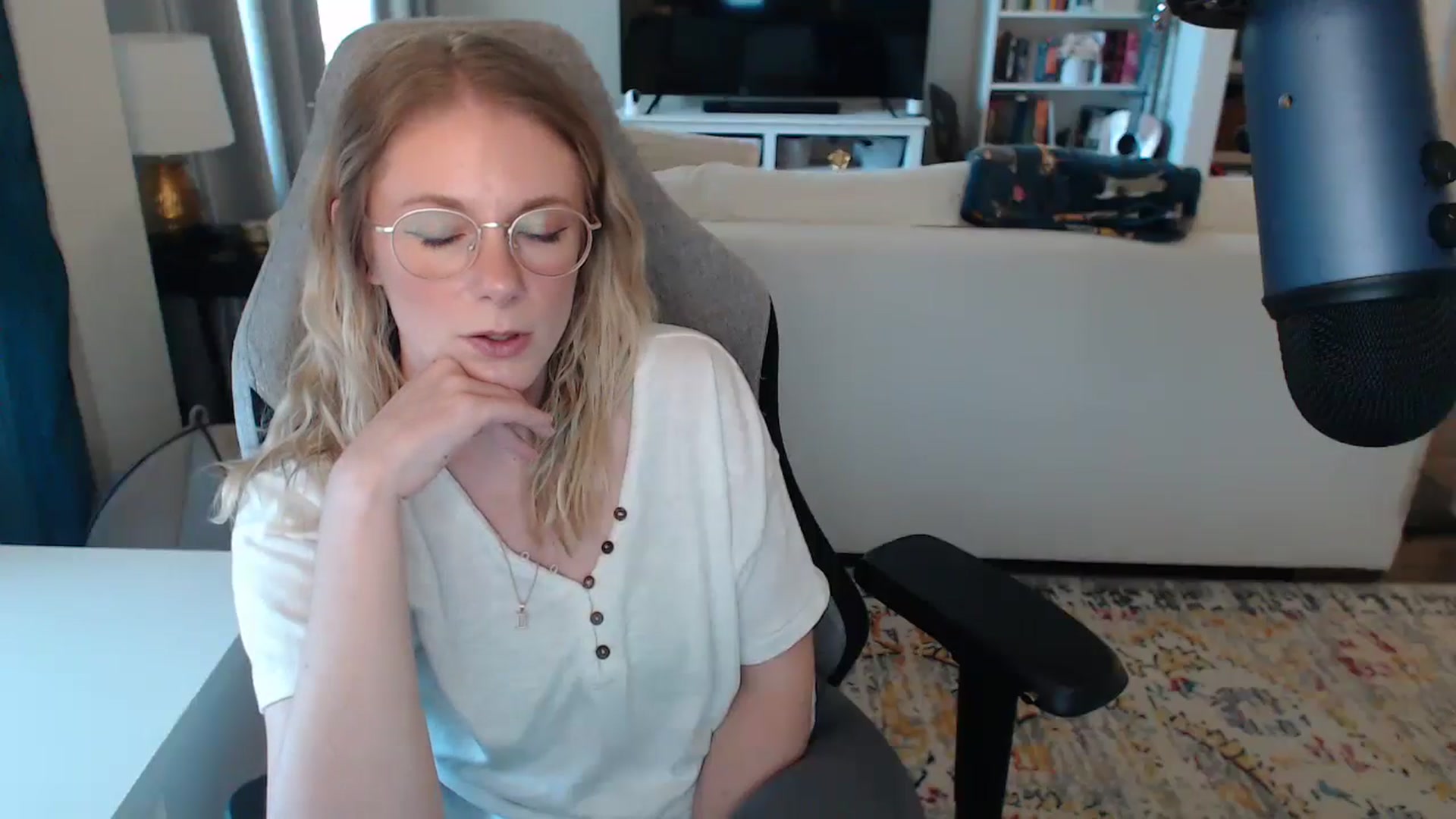 Gallery image thumbnail from Teecaketv's myfreecams stream on, 05/14/2024, 02:00 image 4 of 20