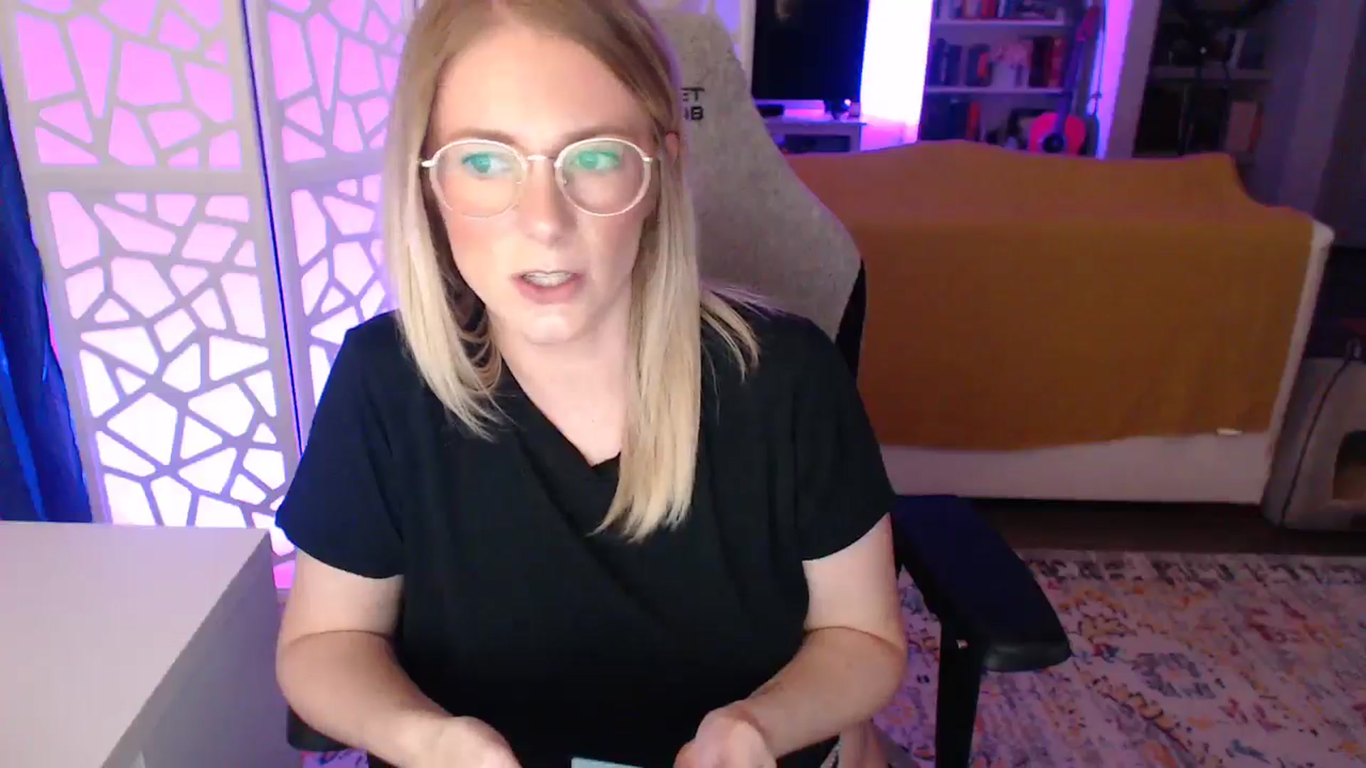 Gallery image thumbnail from Teecaketv's myfreecams stream on, 05/15/2024, 03:07 image 16 of 20