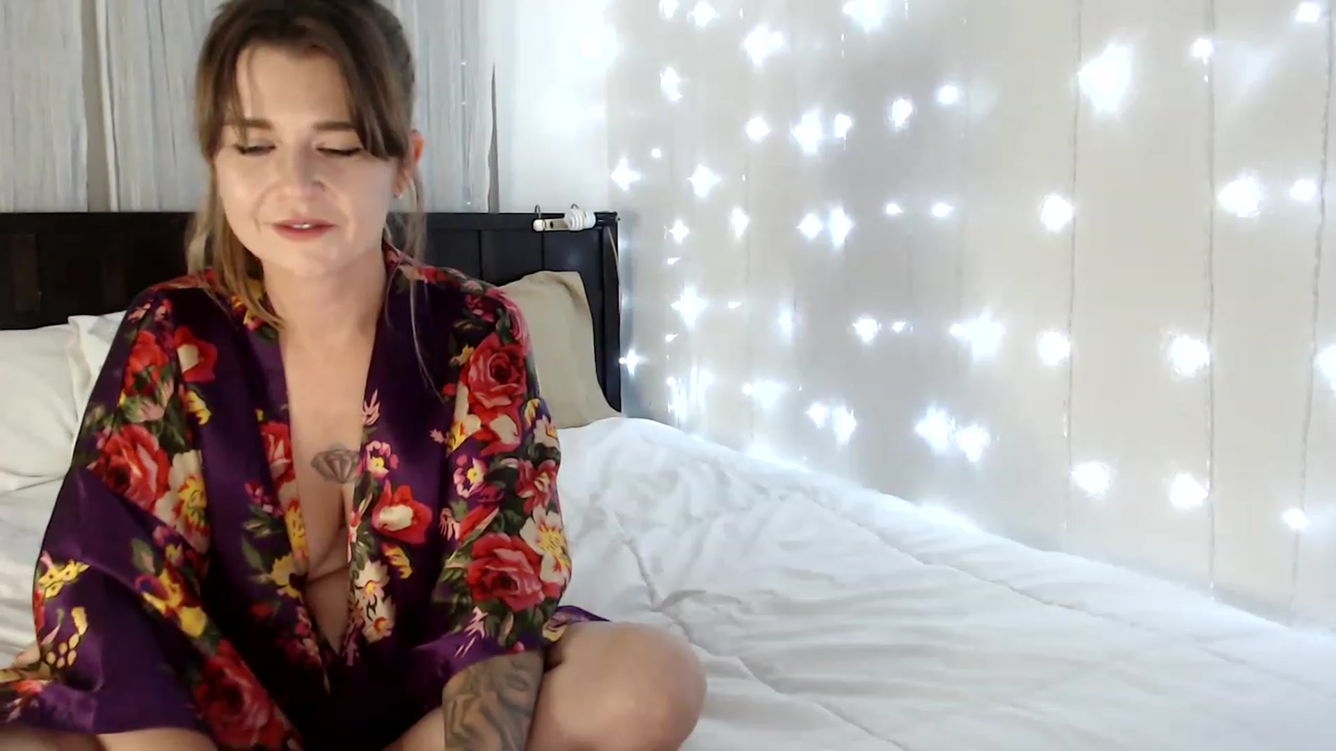 Gallery image thumbnail from Teegra_'s myfreecams stream on, 05/08/2023, 05:37 image 19 of 20