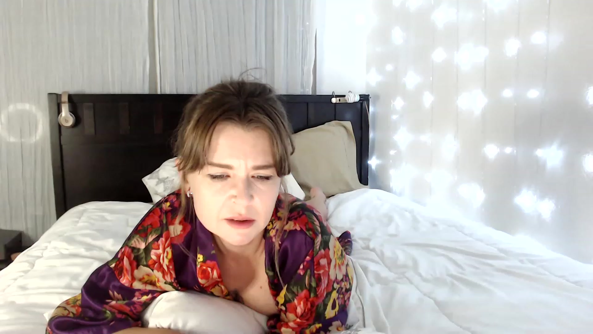 Gallery image thumbnail from Teegra_'s myfreecams stream on, 05/08/2023, 05:52 image 10 of 20