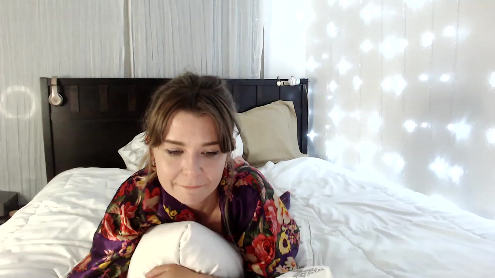 Gallery image thumbnail from Teegra_'s myfreecams stream on, 05/08/2023, 05:52 image 12 of 20