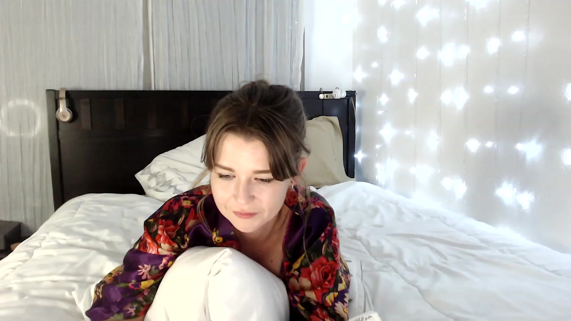Gallery image thumbnail from Teegra_'s myfreecams stream on, 05/08/2023, 05:52 image 15 of 20