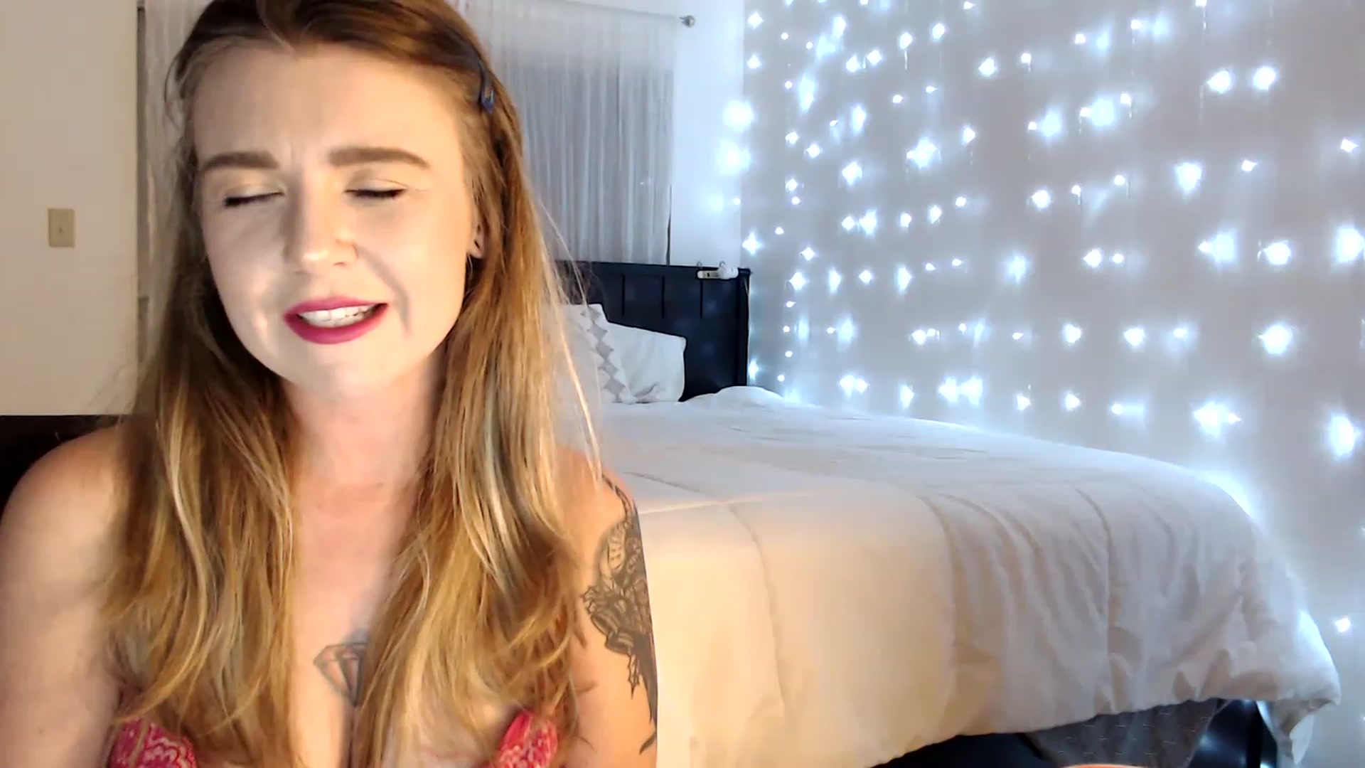 Gallery image thumbnail from Teegra_'s myfreecams stream on, 05/25/2023, 06:33 image 10 of 20