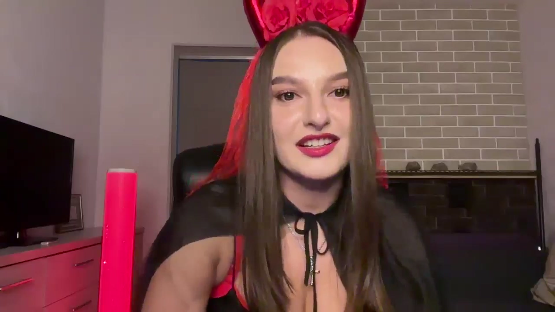 Gallery image thumbnail from Teiaa's myfreecams stream on, 10/31/2025, 14:25 image 14 of 20