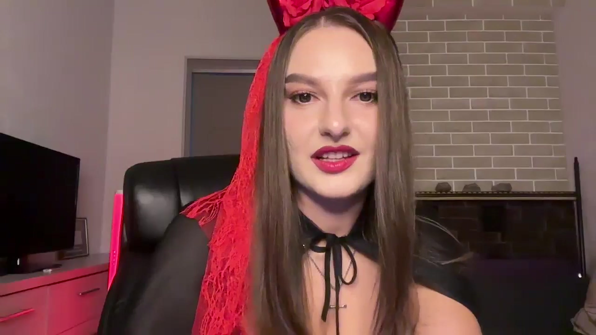 Gallery image thumbnail from Teiaa's myfreecams stream on, 10/31/2025, 14:25 image 10 of 20