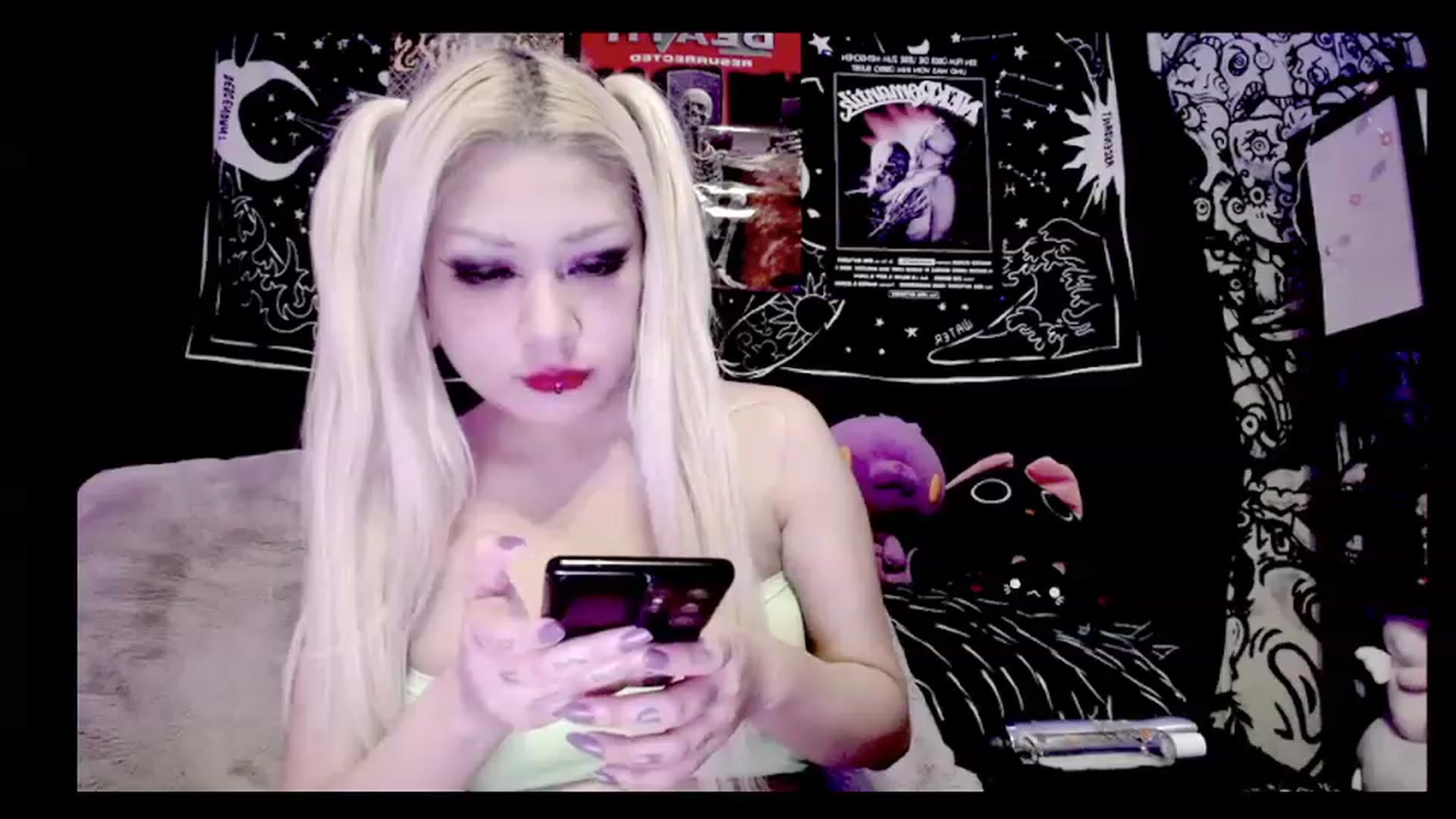 Gallery image thumbnail from TeknoWhore's myfreecams stream on, 11/26/2022, 13:35 image 16 of 20