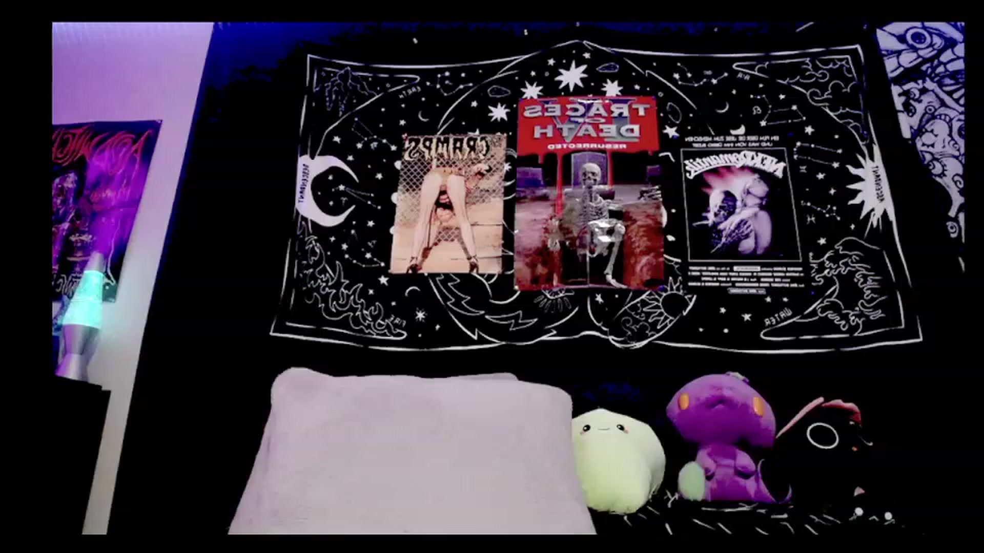 Gallery image thumbnail from TeknoWhore's myfreecams stream on, 12/03/2022, 10:34 image 18 of 20