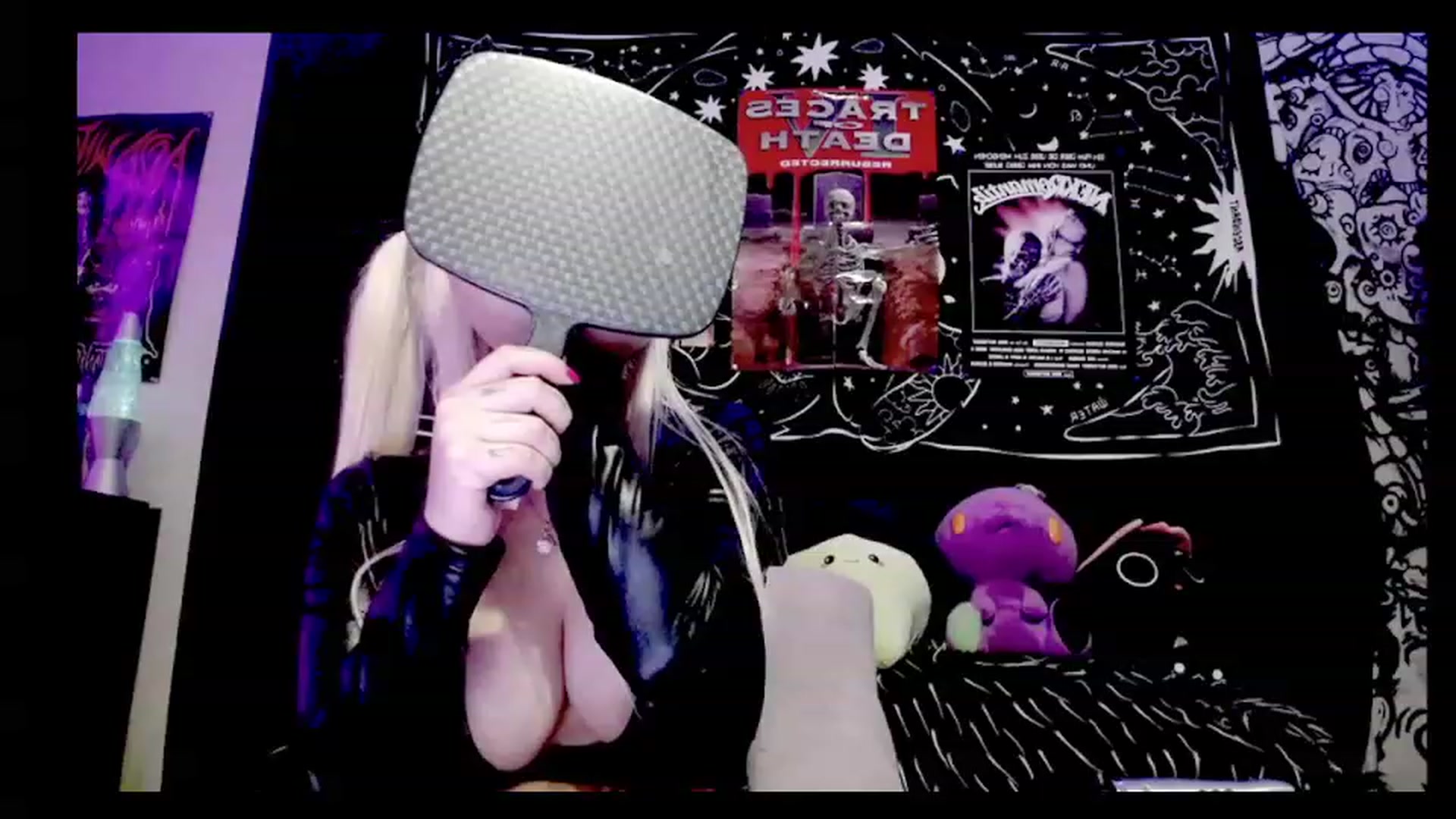 Gallery image thumbnail from TeknoWhore's myfreecams stream on, 12/03/2022, 10:34 image 1 of 20