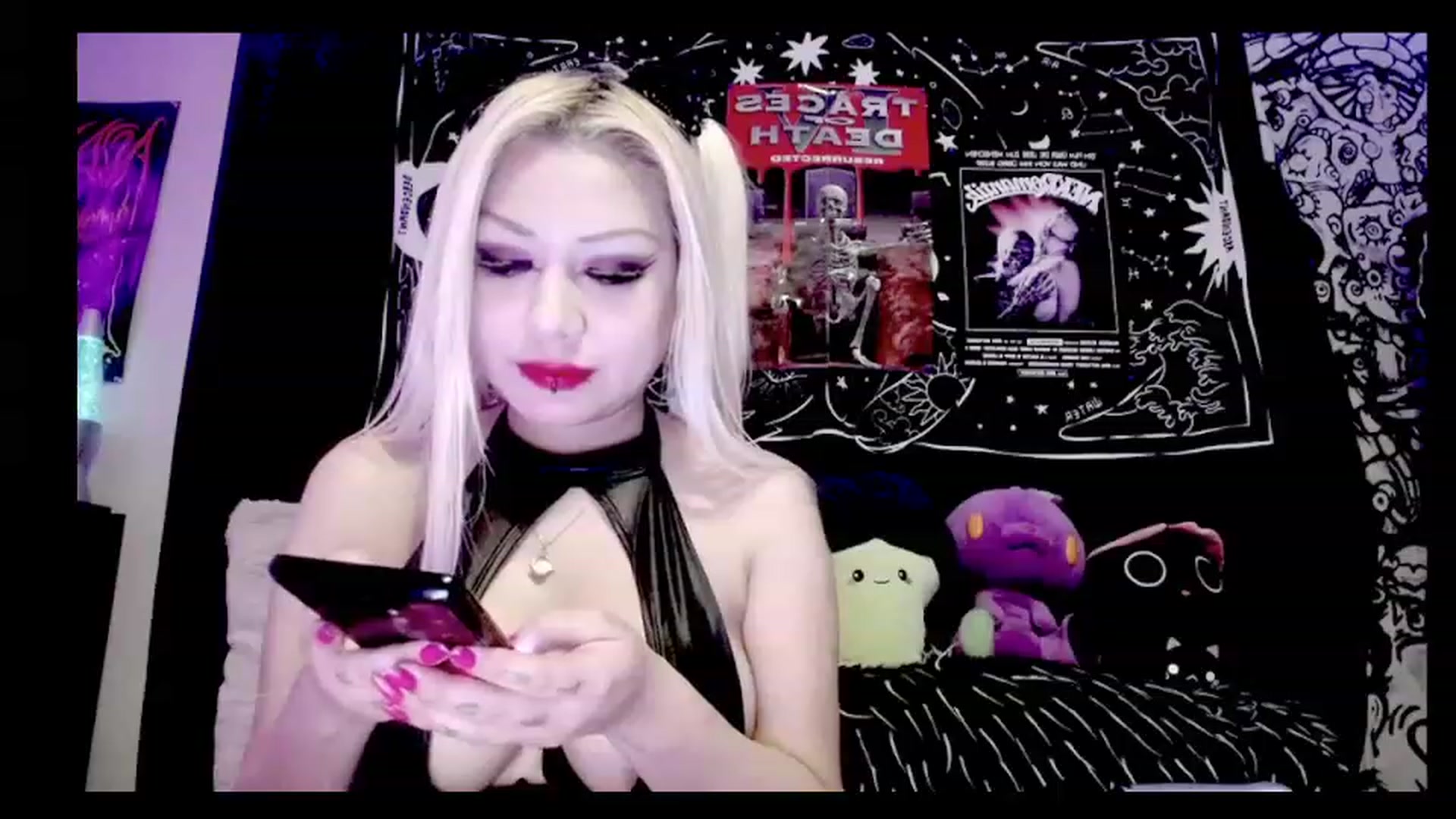 Gallery image thumbnail from TeknoWhore's myfreecams stream on, 12/04/2022, 17:06 image 14 of 20