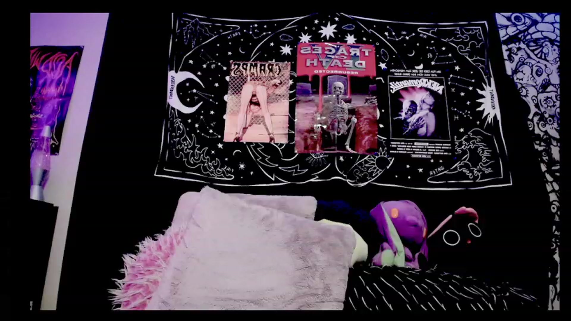 Gallery image thumbnail from TeknoWhore's myfreecams stream on, 12/06/2022, 24:06 image 18 of 20