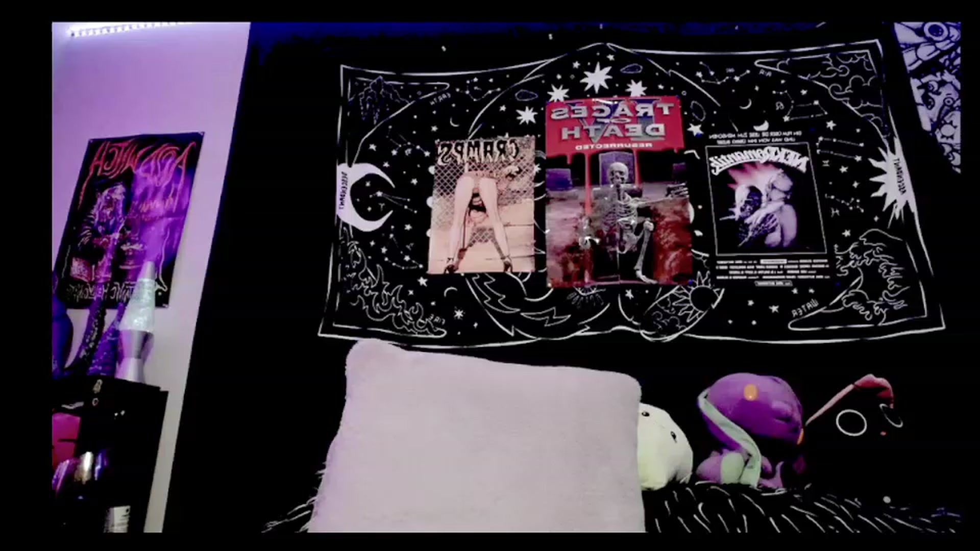 Gallery image thumbnail from TeknoWhore's myfreecams stream on, 12/08/2022, 24:07 image 16 of 20