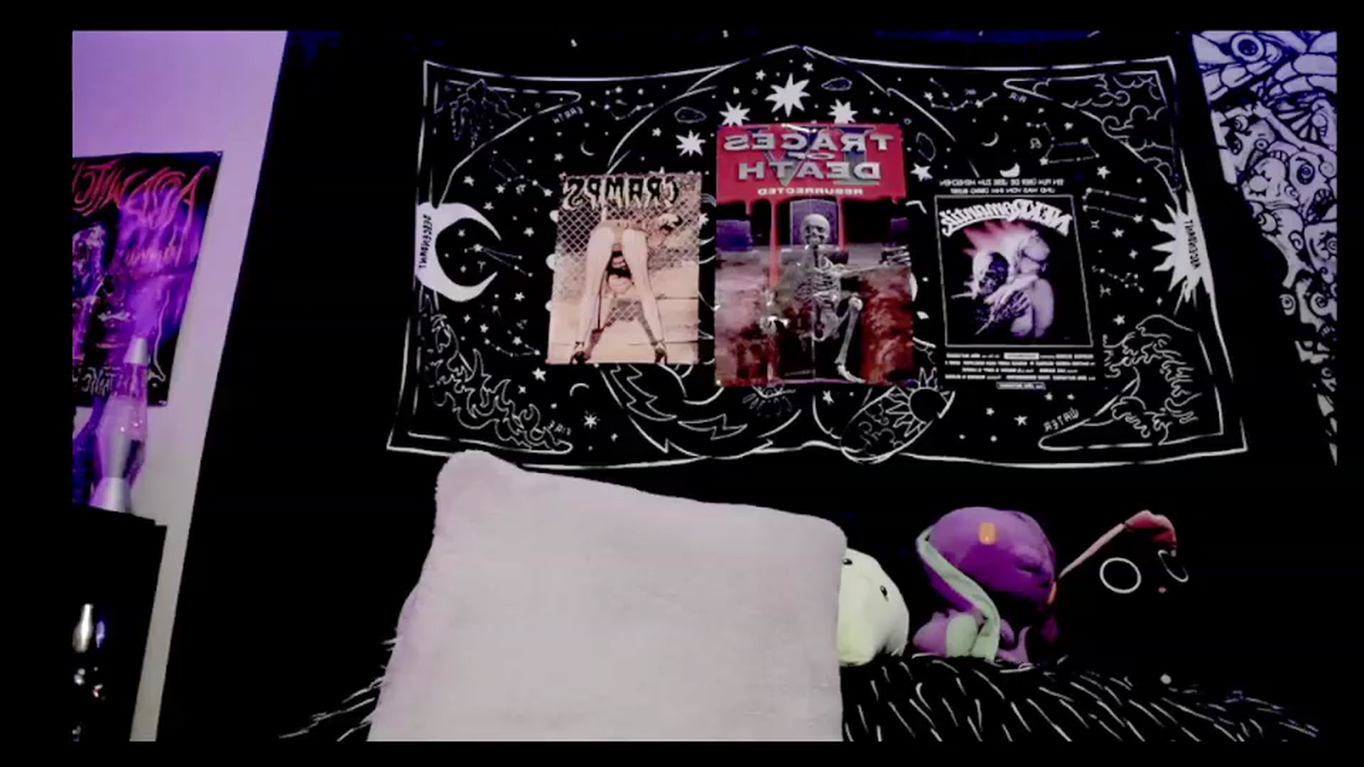 Gallery image thumbnail from TeknoWhore's myfreecams stream on, 12/08/2022, 24:07 image 10 of 20