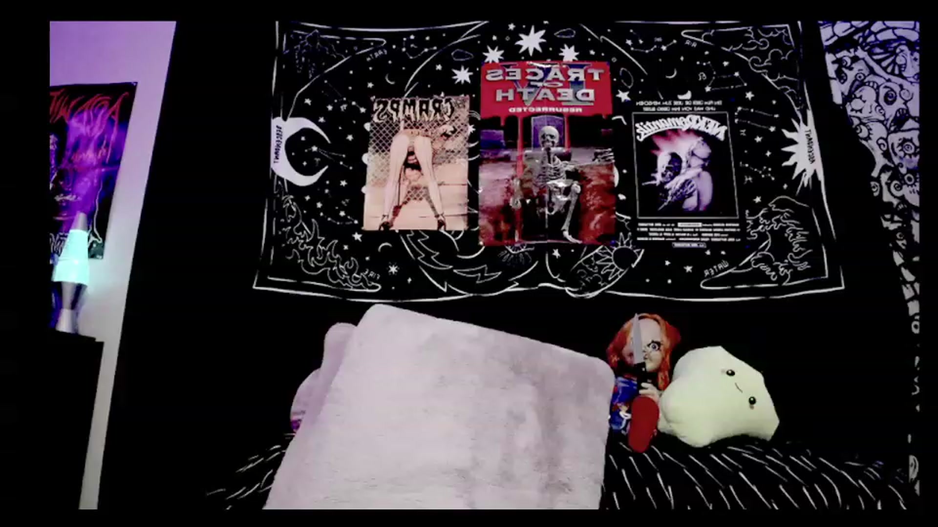 Gallery image thumbnail from TeknoWhore's myfreecams stream on, 12/18/2022, 07:49 image 12 of 20