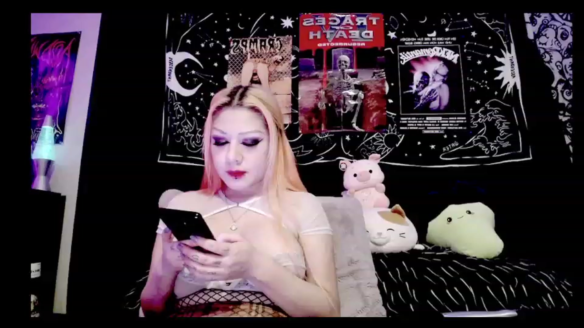 Gallery image thumbnail from TeknoWhore's myfreecams stream on, 12/20/2022, 03:22 image 18 of 20