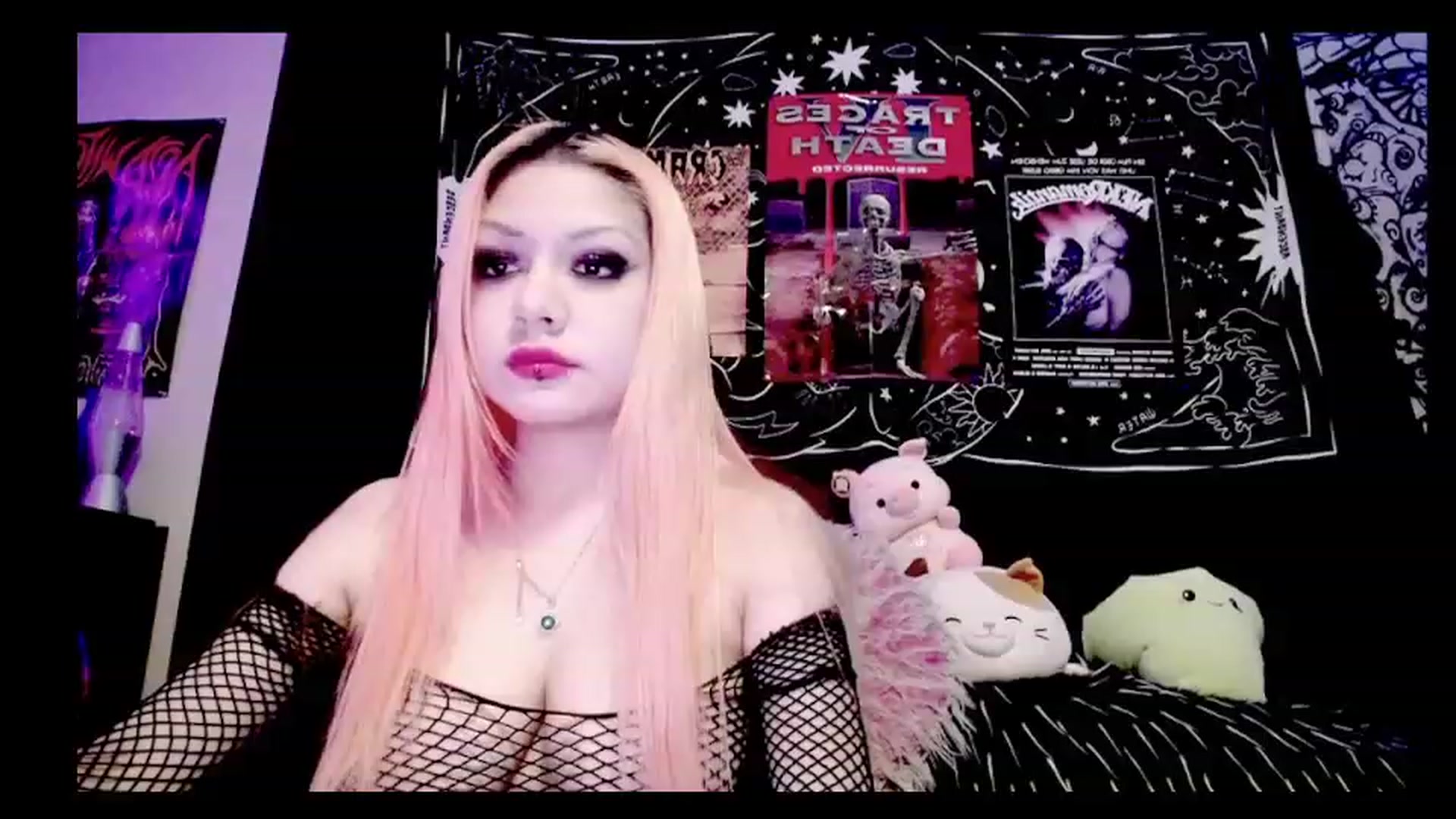 Gallery image thumbnail from TeknoWhore's myfreecams stream on, 12/23/2022, 03:33 image 19 of 20