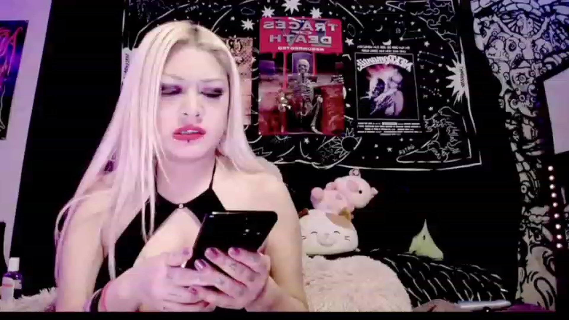 Gallery image thumbnail from TeknoWhore's myfreecams stream on, 01/29/2023, 22:32 image 20 of 20