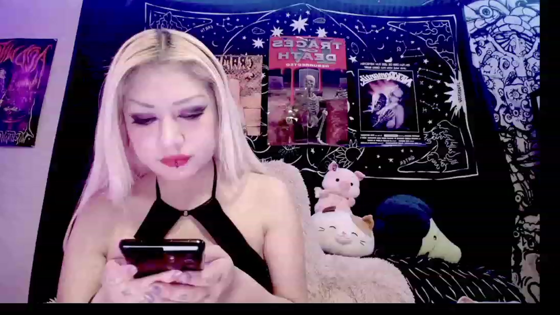 Gallery image thumbnail from TeknoWhore's myfreecams stream on, 02/06/2023, 16:25 image 6 of 20