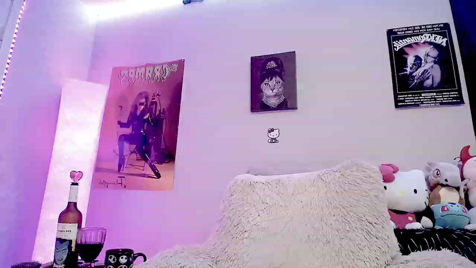 Gallery image thumbnail from TeknoWhore's myfreecams stream on, 10/22/2023, 09:50 image 11 of 20