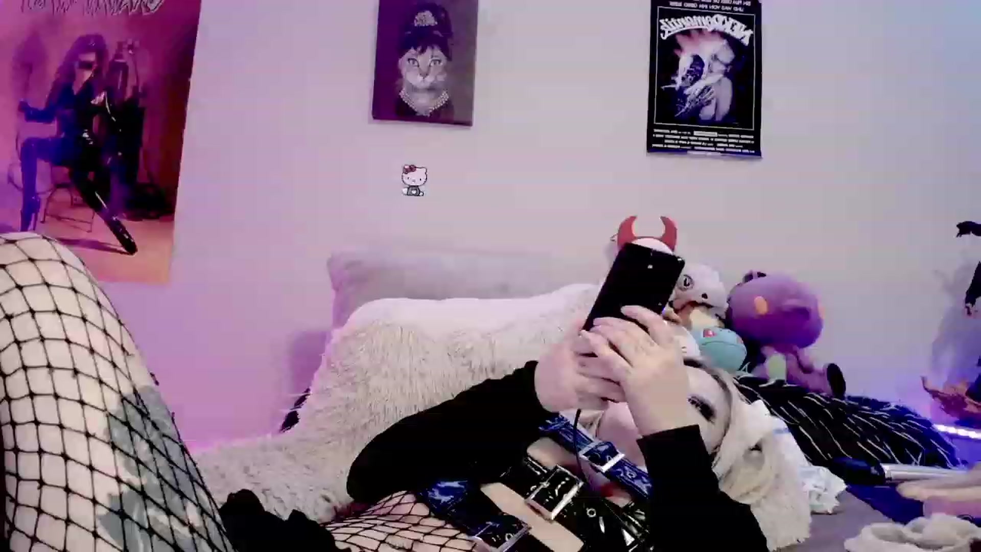 Gallery image thumbnail from TeknoWhore's myfreecams stream on, 12/16/2023, 03:15 image 15 of 20