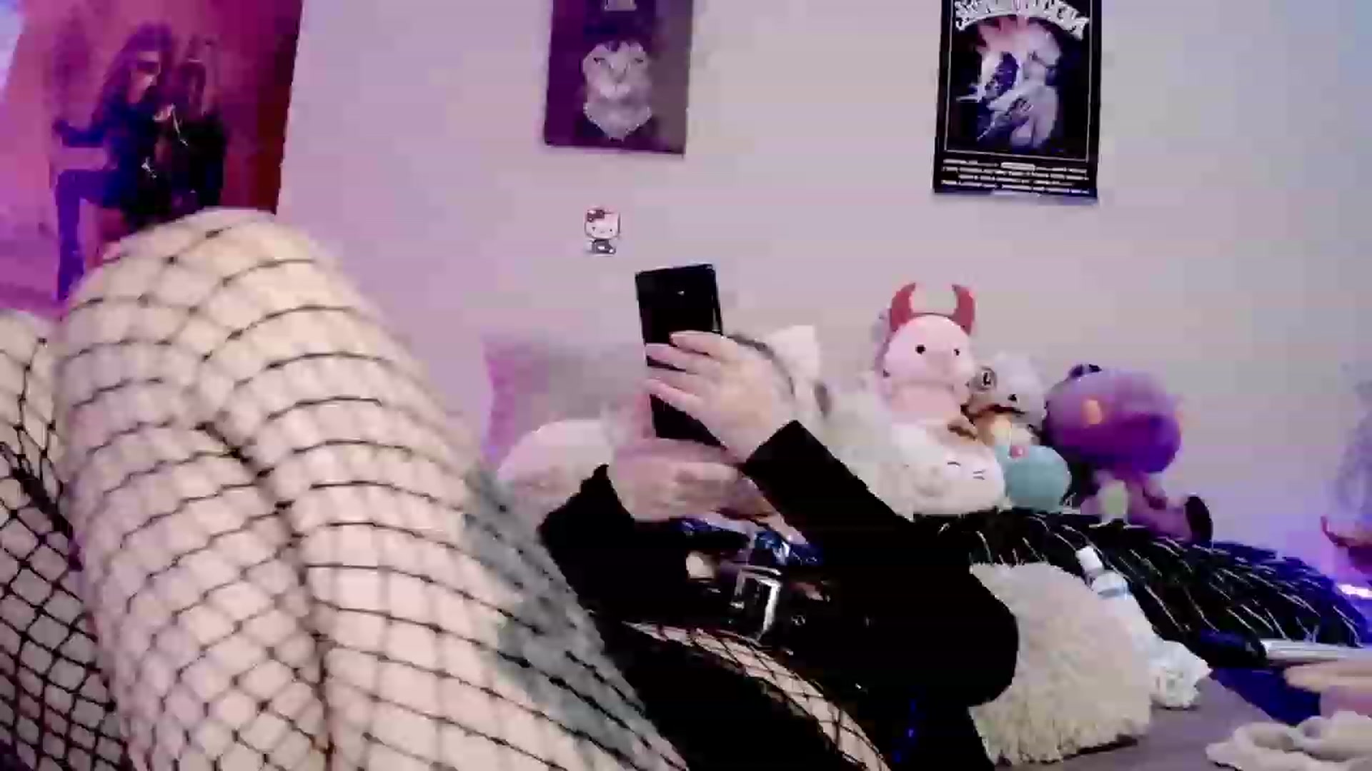 Gallery image thumbnail from TeknoWhore's myfreecams stream on, 12/16/2023, 03:15 image 13 of 20