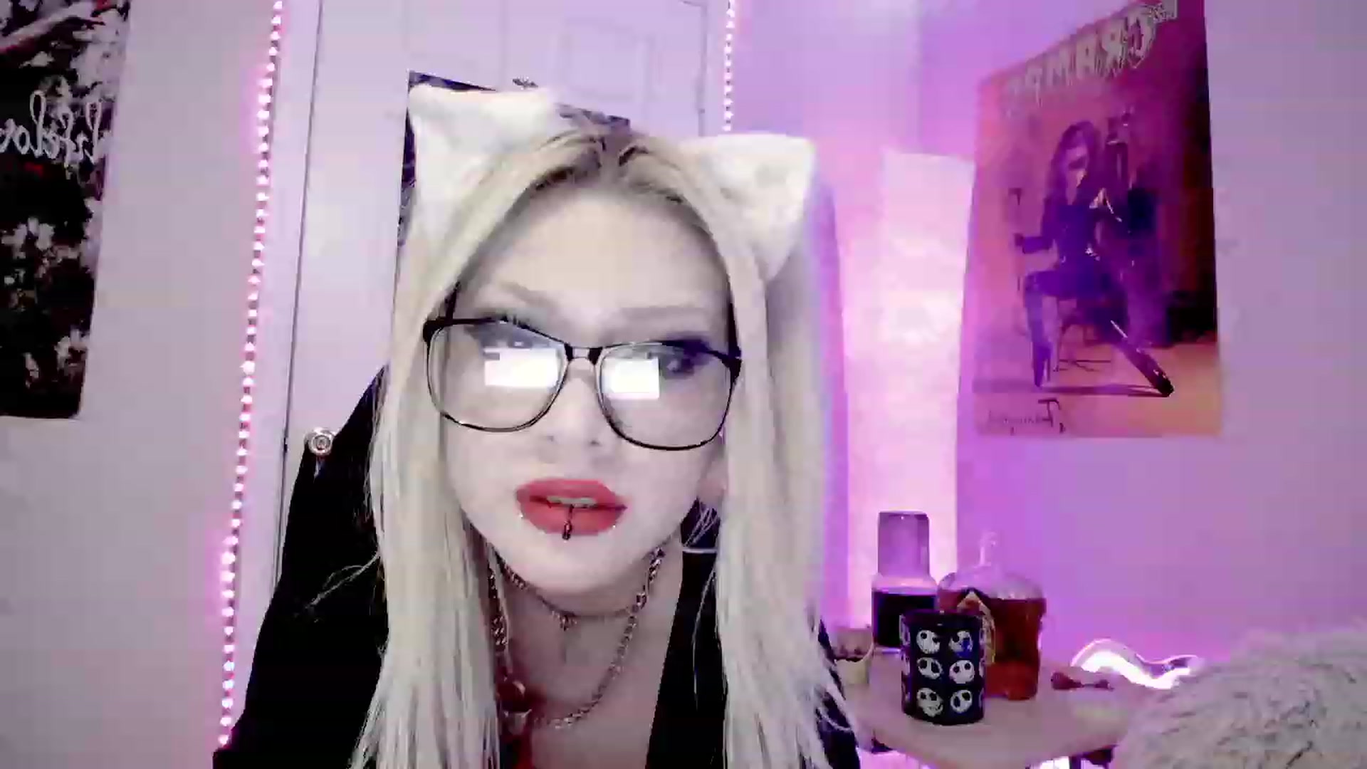 Gallery image thumbnail from TeknoWhore's myfreecams stream on, 12/16/2023, 12:26 image 11 of 20