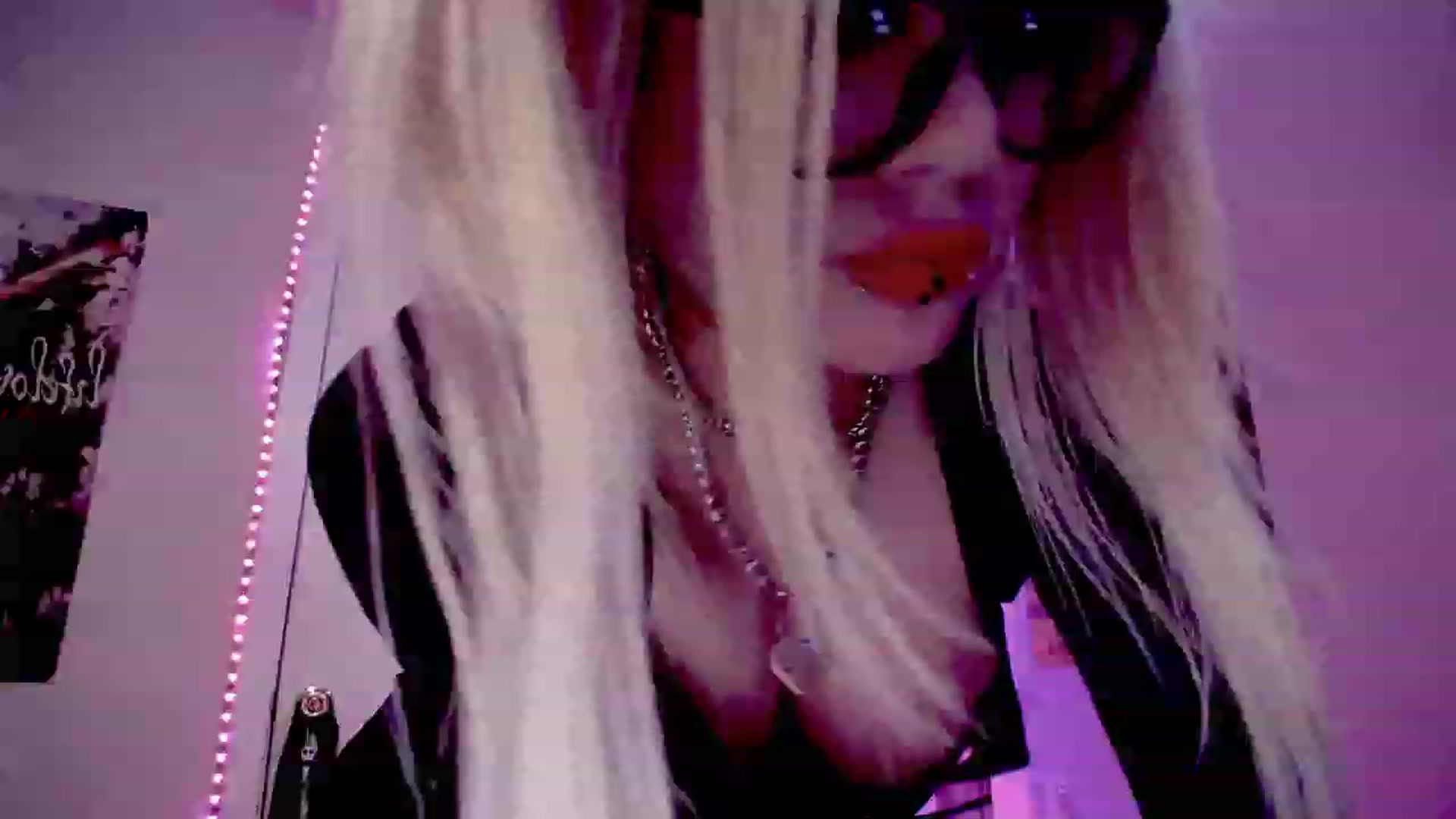 Gallery image thumbnail from TeknoWhore's myfreecams stream on, 12/16/2023, 12:26 image 3 of 20