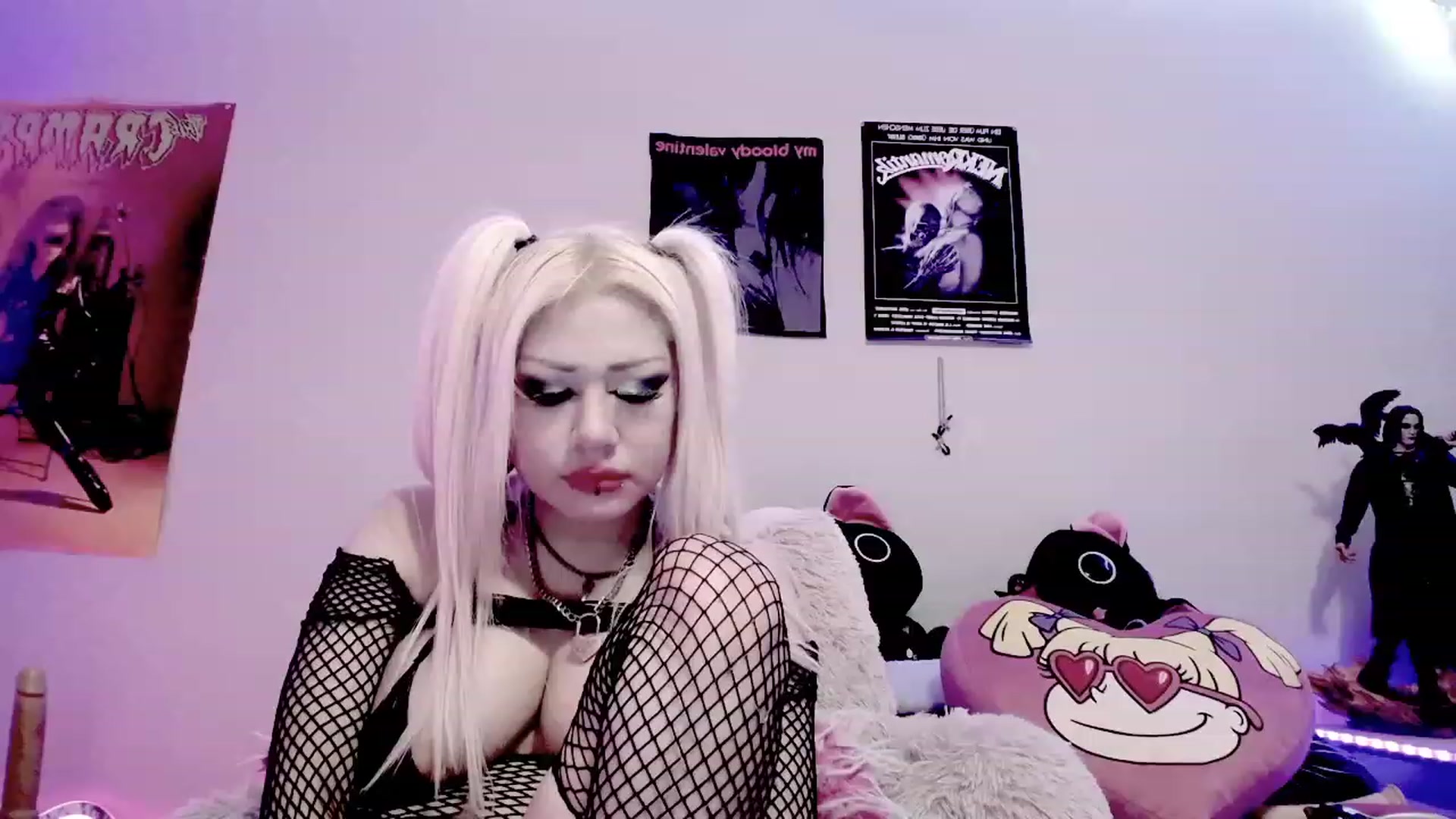 Gallery image thumbnail from TeknoWhore's myfreecams stream on, 02/05/2024, 24:50 image 1 of 20