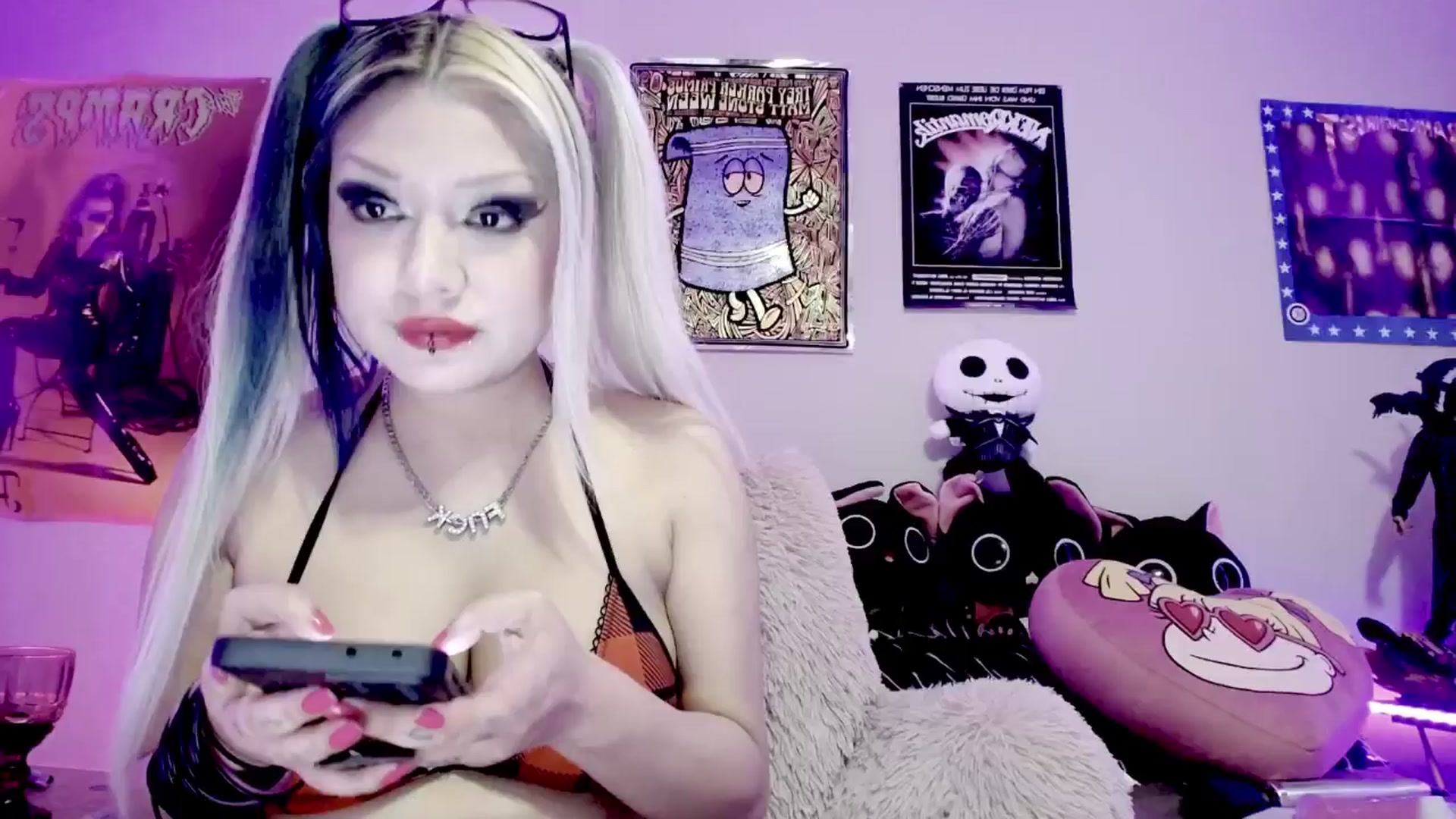 Gallery image thumbnail from TeknoWhore's myfreecams stream on, 06/03/2024, 05:36 image 20 of 20