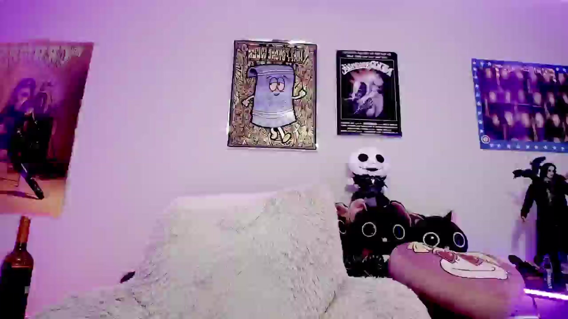 Gallery image thumbnail from TeknoWhore's myfreecams stream on, 06/03/2024, 15:28 image 10 of 20