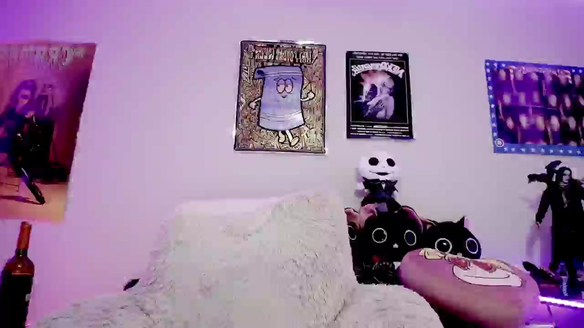 Gallery image thumbnail from TeknoWhore's myfreecams stream on, 06/03/2024, 15:28 image 9 of 20