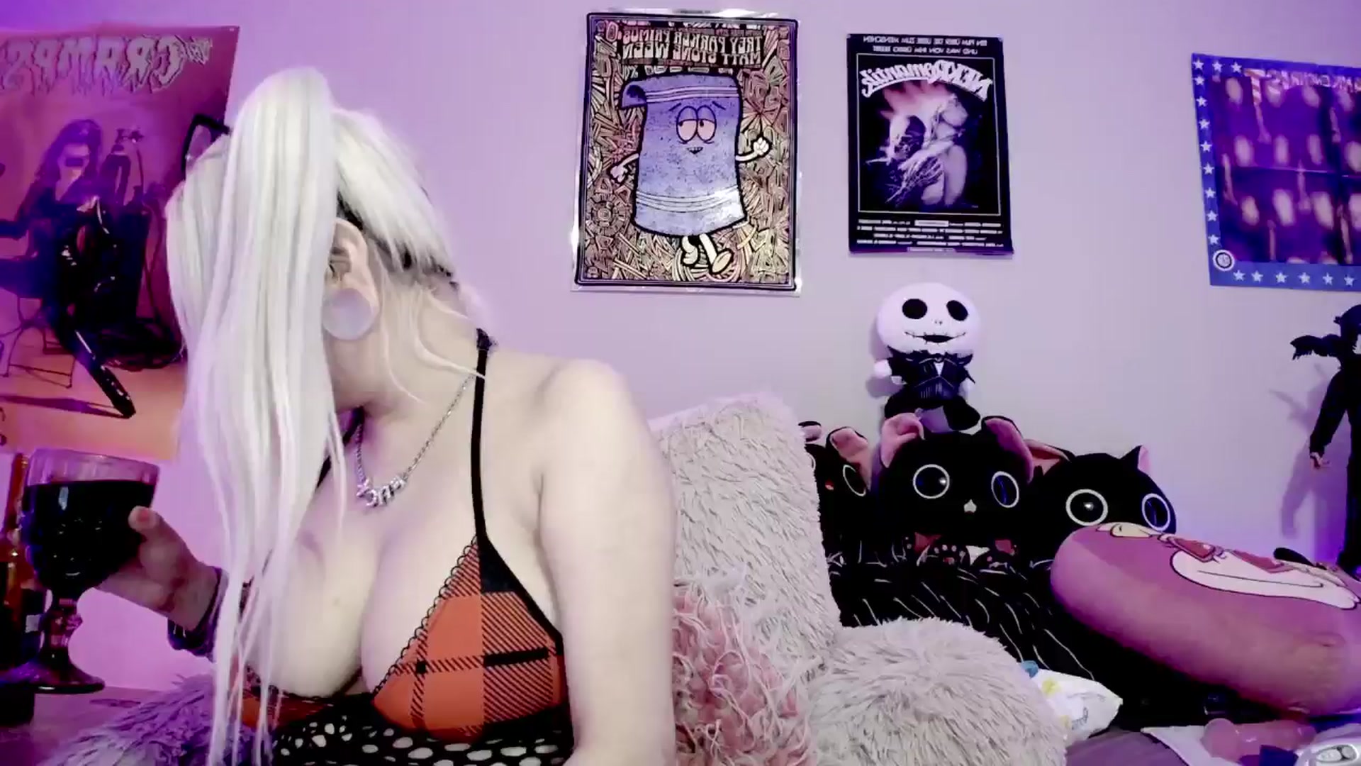 Gallery image thumbnail from TeknoWhore's myfreecams stream on, 06/03/2024, 21:29 image 5 of 20