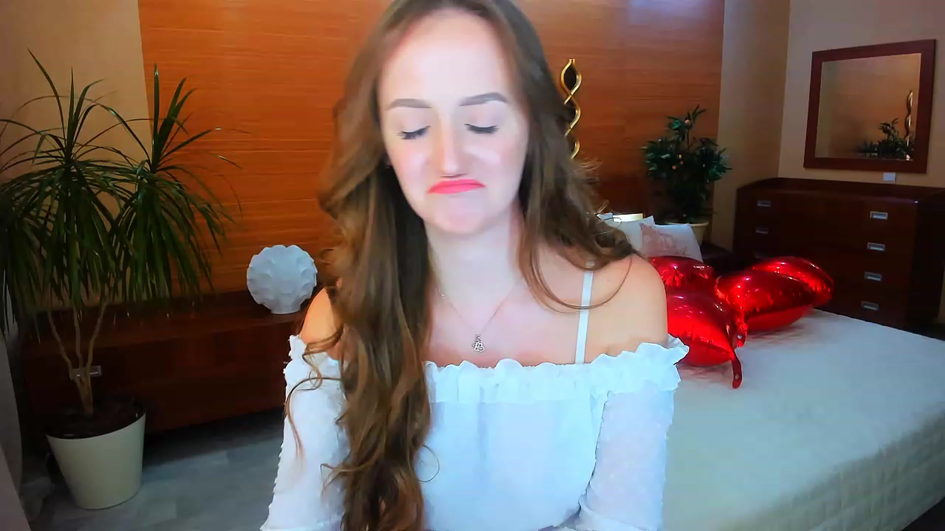 Gallery image thumbnail from TellMe_Yes's myfreecams stream on, 04/20/2023, 08:32 image 5 of 20