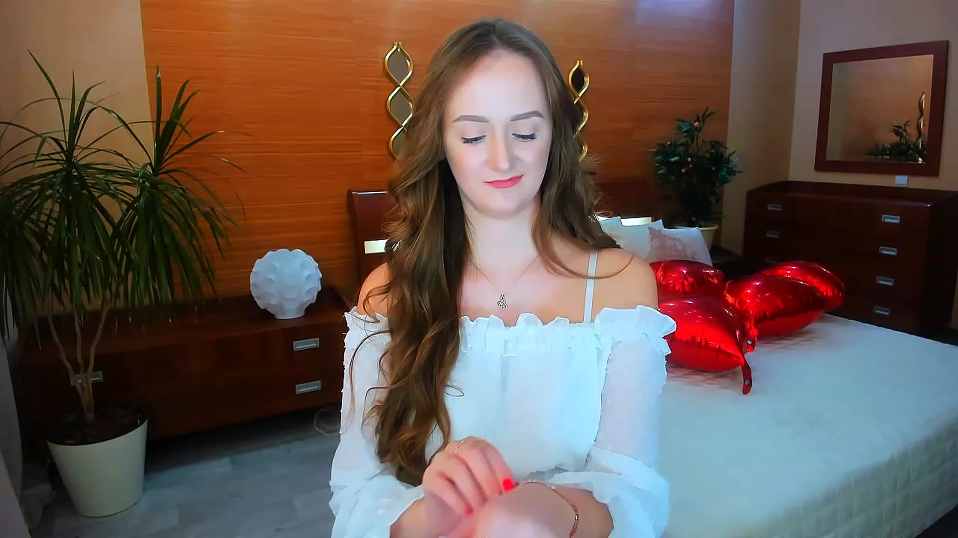 Gallery image thumbnail from TellMe_Yes's myfreecams stream on, 04/20/2023, 08:32 image 6 of 20