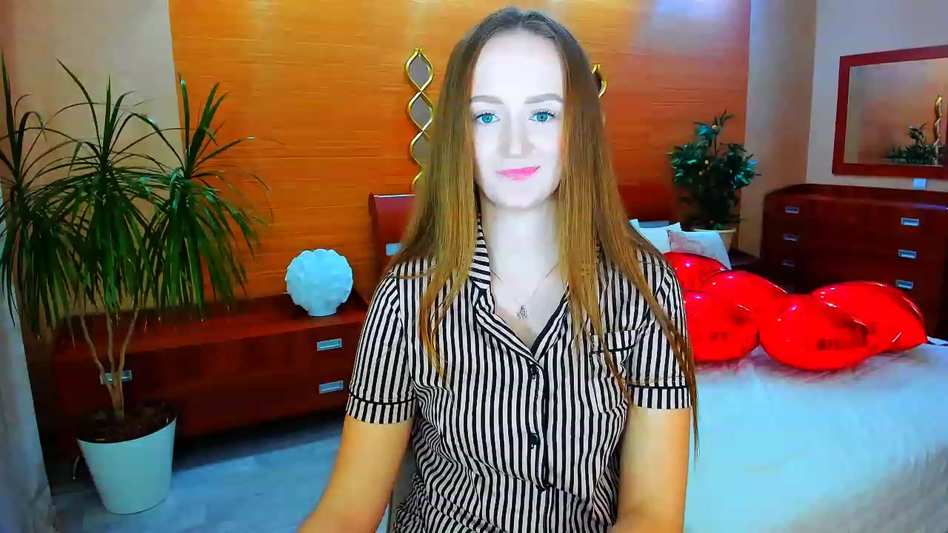Gallery image thumbnail from TellMe_Yes's myfreecams stream on, 04/24/2023, 01:01 image 18 of 20