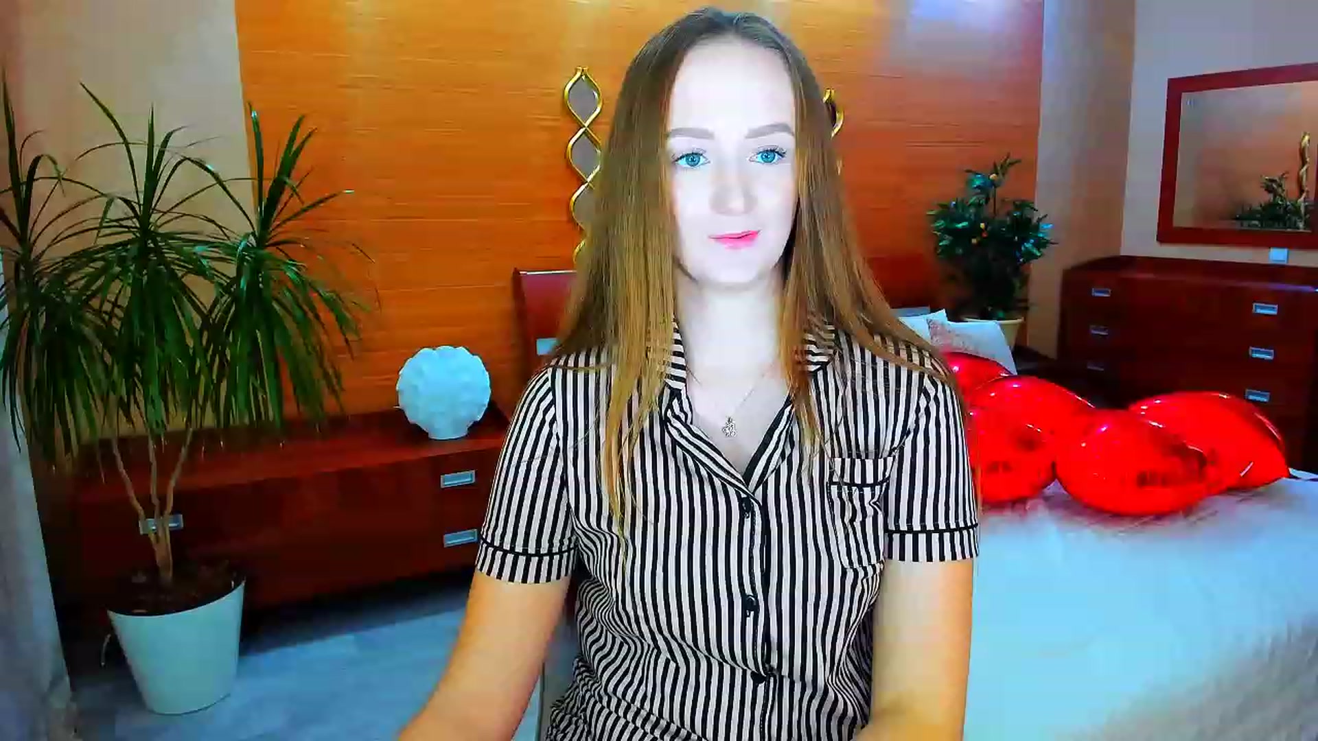 Gallery image thumbnail from TellMe_Yes's myfreecams stream on, 04/24/2023, 01:01 image 16 of 20