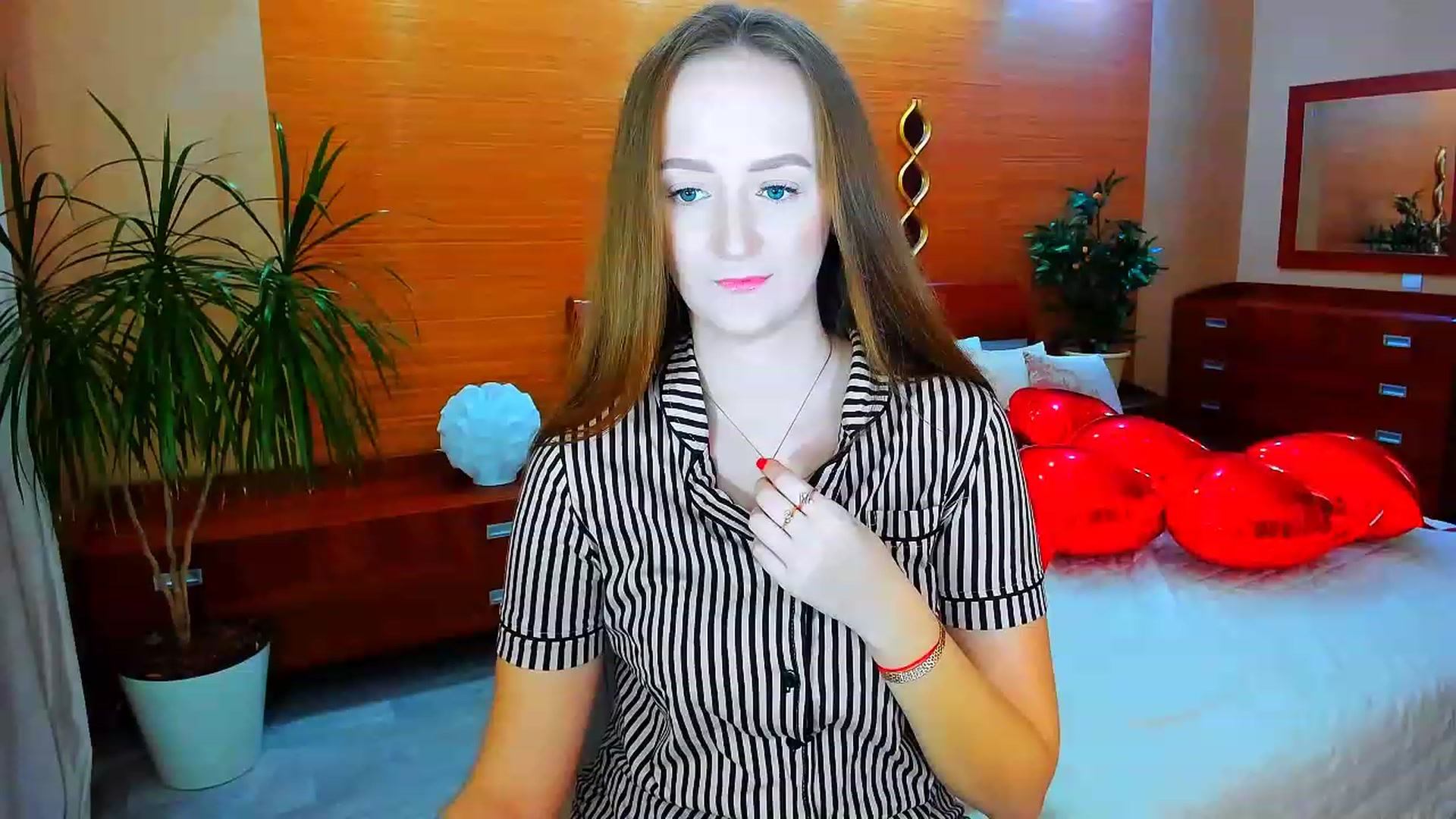 Gallery image thumbnail from TellMe_Yes's myfreecams stream on, 04/24/2023, 01:01 image 2 of 20