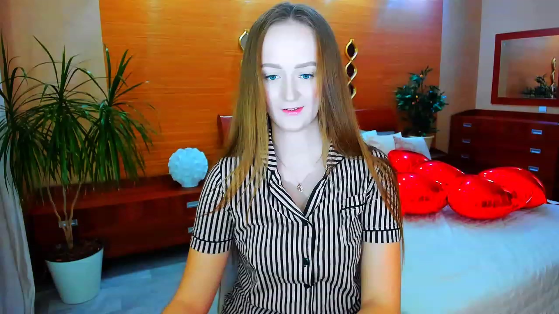 Gallery image thumbnail from TellMe_Yes's myfreecams stream on, 04/24/2023, 01:01 image 8 of 20