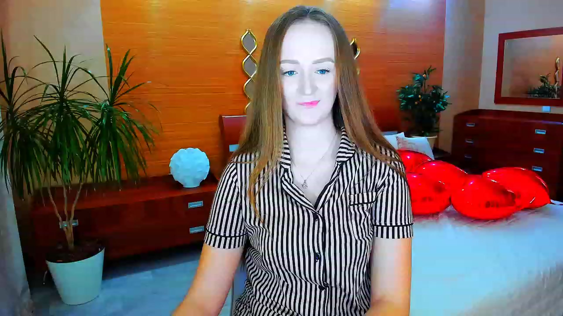 Gallery image thumbnail from TellMe_Yes's myfreecams stream on, 04/24/2023, 01:01 image 19 of 20