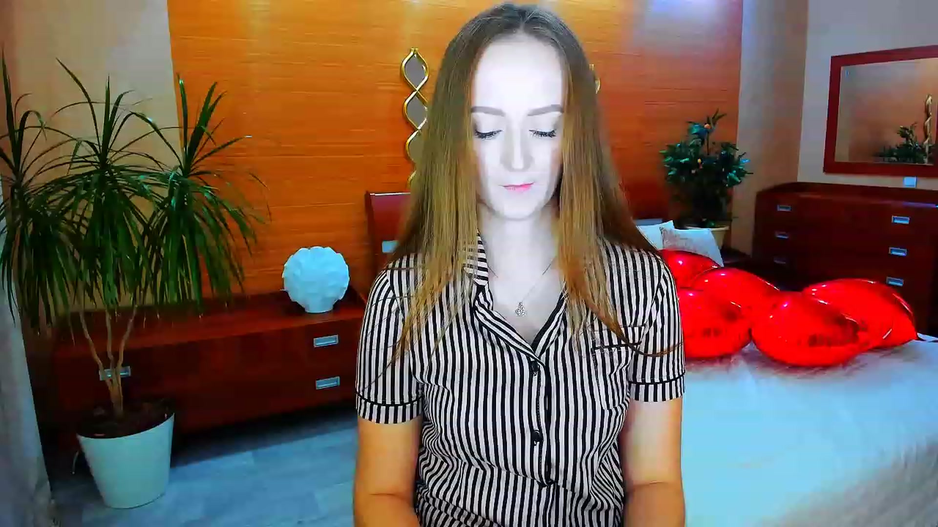 Gallery image thumbnail from TellMe_Yes's myfreecams stream on, 04/24/2023, 01:01 image 14 of 20
