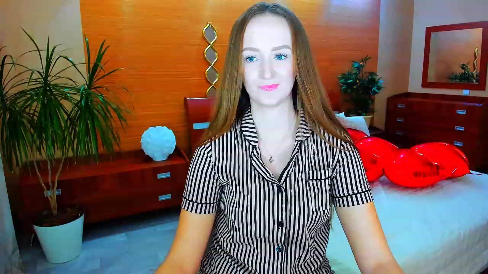 Gallery image thumbnail from TellMe_Yes's myfreecams stream on, 04/24/2023, 01:35 image 3 of 20